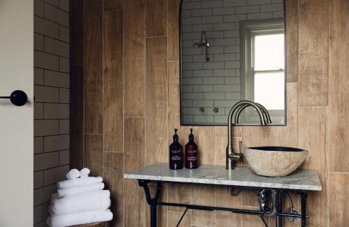 Burradoo Hotel | Links House