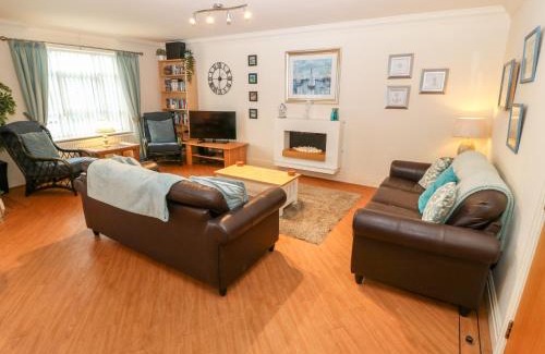 Edern Apartment | Linksway
