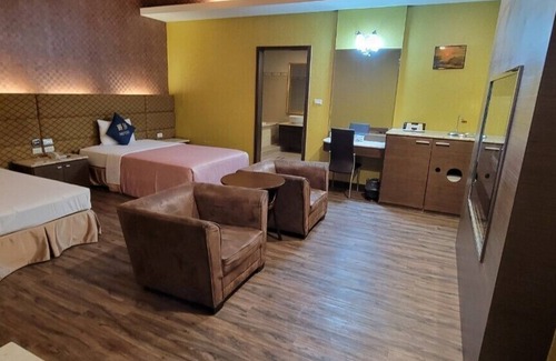 Fengshan District House | Lisa motel