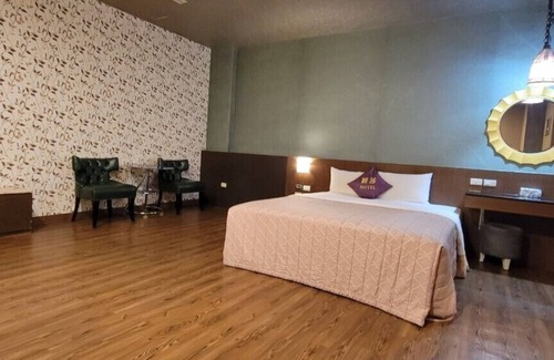 Fengshan District House | Lisa motel