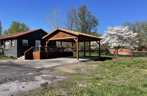 Lebanon House | Lisas place. Cozy gathering place nestled in the heart of Lebanon Mo