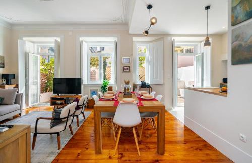 Santo Amaro Apartment | Lisbon Design Flat, Luxury, 7 People, Pool Garden