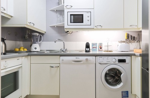 Lumiar Condo | Lisbon Flower 360º - Your Lovely Flat with Pool and Parking