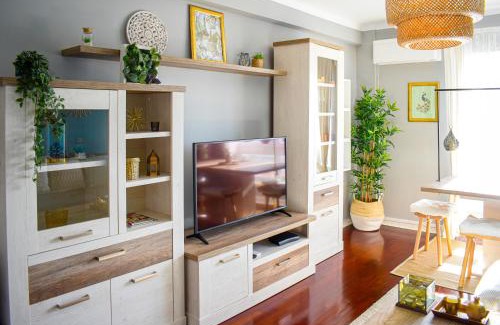 Apelacao Apartment | Lisbon Sky View 3BR Home + Near Airport + Free Parking