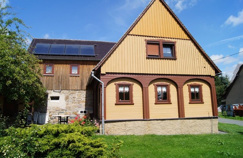 Oppach Apartment | Listed Umgebindehaus, romantic half of the house