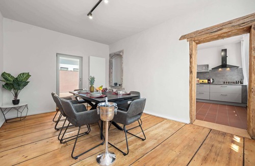 Gruenstadt Apartment | LiT LiVing: Luxus – Box SprIng – Balkon – Parkplatz