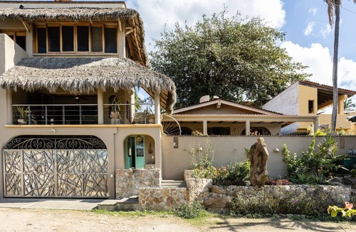 Litibu House | Litibu Bungalow by the Sea