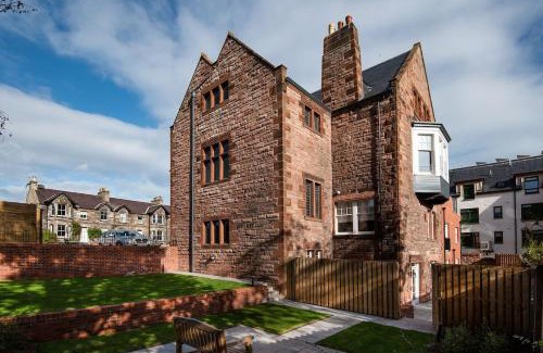 Gullane House | Little Archer