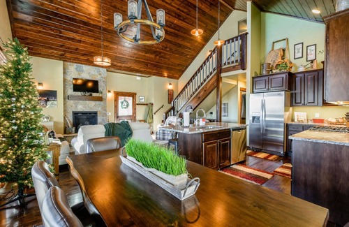Deadwood Cabin | Little Badger Lodge at Gilded Mountain