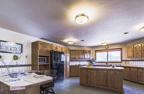 Alto House | Little Bear Lodge: 'Big Lodge filling little shoes' With hot tub. Pet Friendly.