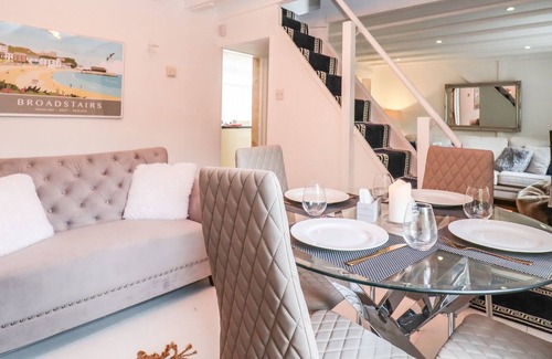 Minster Cottage | LITTLE BLUE COTTAGE, pet friendly, with open fire in Minster
