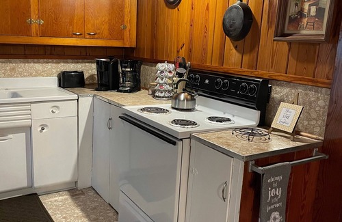 Mid America Cabin | Little cabin just minutes from the North end of Lake Quachita.