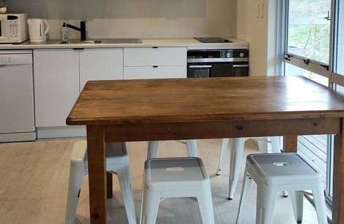 Wellington Cabin | Little Cabin on the South Coast of Wellington