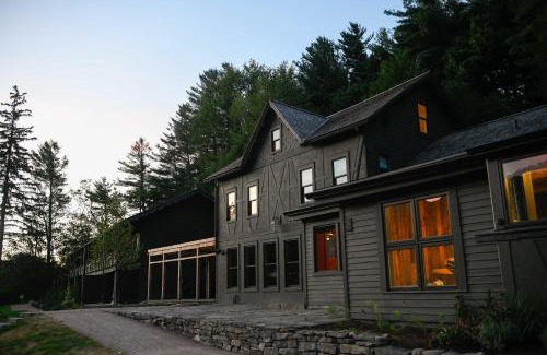Hillsdale Hotel | Little Cat Lodge