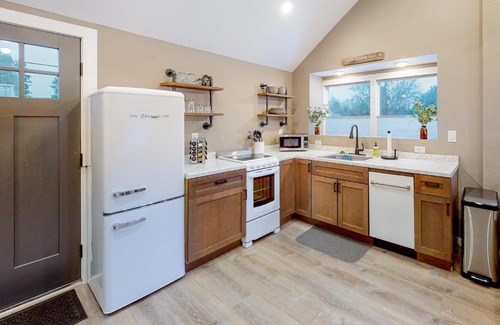 Coeur d'Alene House | Little Charmer