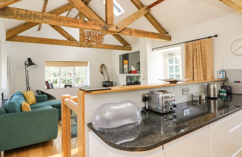 Carnon Downs Cottage | LITTLE CHYGOWLIN, pet friendly, with open fire in Truro