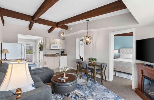 Kimberling City House | Little Dipper - Cozy Condo for 6 with Resort-style Amenities