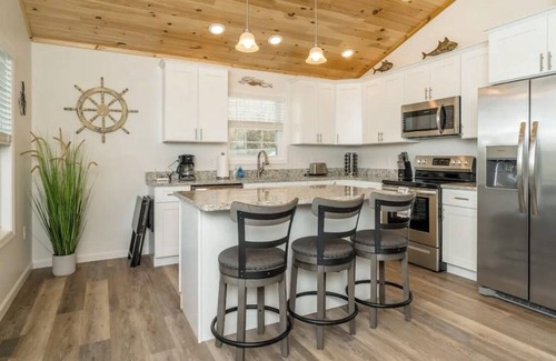 Shenandoah House | Little fish on the Shenandoah River