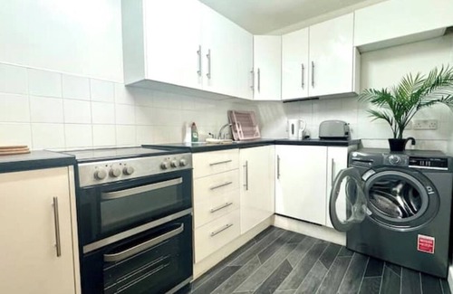 Golborne Apartment | Little Gem Central London