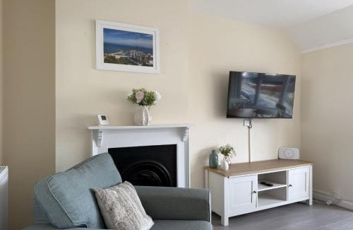 Lyme Regis House | Little Gem