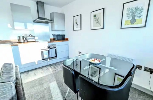 Wolverhampton Apartment | Little Gem Modern Apartment - City Centre