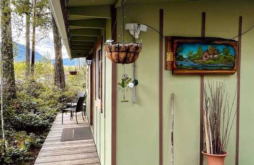 Paradise Estates Cabin | *Little Green Cabin on Big Creek * 5 mi to Mt. Rainier entrance!