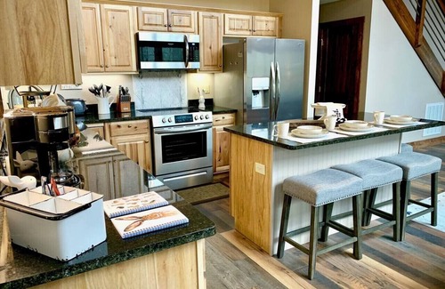 Deep Gap House | Little Hare Hideaway*Hot Tub*Pets OK*FP