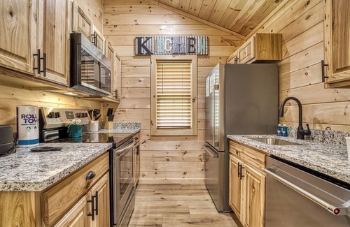 Cosby Cottage | Little Haven Cottage-Pickleball Court, WIFI, Mountain Views, Starting at $79