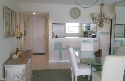 Bonita Springs Condo | Little Hickory Bay~ WOW FACTOR! 2B/2BSleeps 4! Boat dock POOL/SPA GORGEOUS VIEW