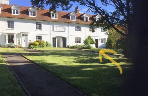 Tenterden Cottage | Little House . Cottage for 4 in Tenterden High Street. Wifi, parking, woodburner
