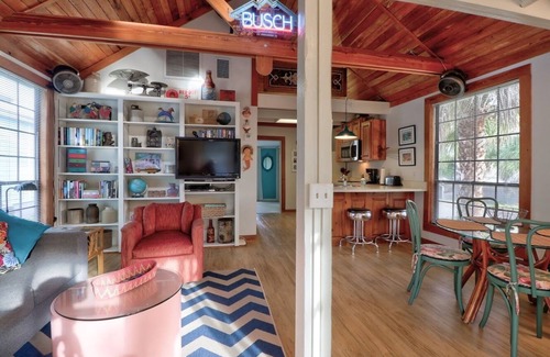 Cedar Key Cottage | Little House, Cute, Cozy Artist Cottage