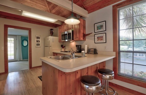 Cedar Key Cottage | Little House, Cute, Cozy Artist Cottage