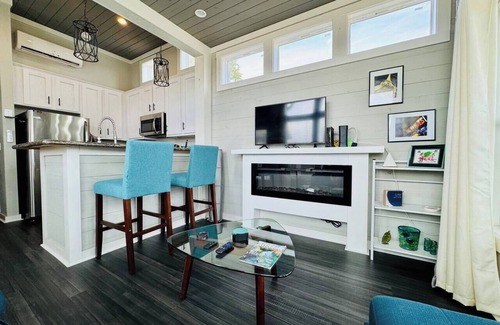 Austin House | Little House of the Flying Pig