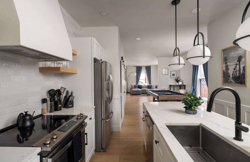 Little Italy House | Little Italy Historical Oasis ✨ Newly Renovated w/Hot Tub