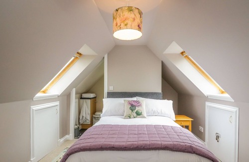Forfar Cottage | LITTLE LOCHLAIR, pet friendly, character holiday cottage in Forfar