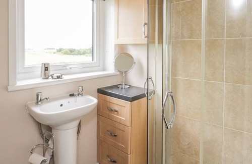 Forfar Cottage | LITTLE LOCHLAIR, pet friendly, character holiday cottage in Forfar