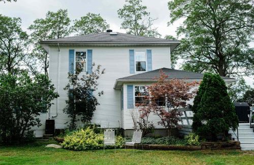 Ameliasburgh House | Little Louis - A Princely Take on a County Getaway