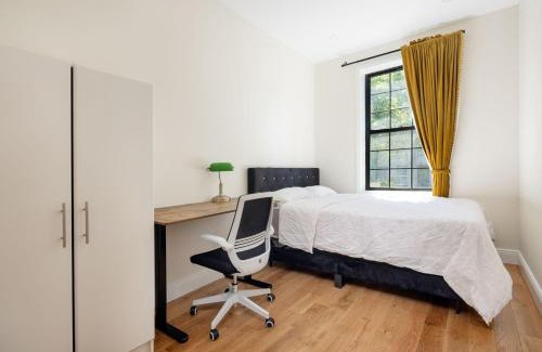 Hell's Kitchen House | Little manhattan near Time Square