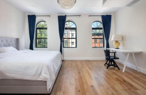 Hell's Kitchen House | Little manhattan near Time Square