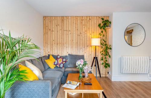 Torquay Apartment | Little Matthews