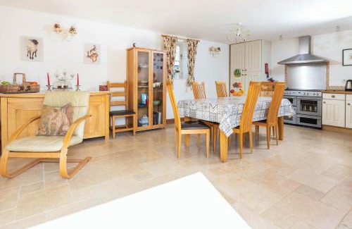 Sherston House | Little Maunditts Cottage - quiet location in charming Cotswold village