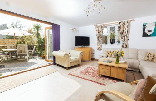 Sherston House | Little Maunditts Cottage - quiet location in charming Cotswold village