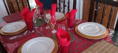 St. George's Bed & Breakfast | Little Palace BNB