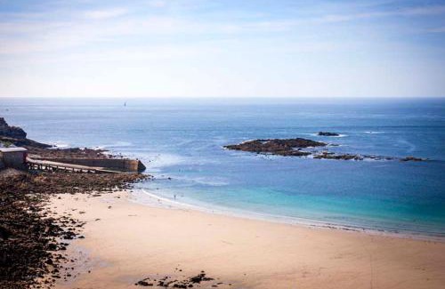 Sennen Cove House | Little Petra, Cottage With Garden, Superb SeaViews in Amazing Location