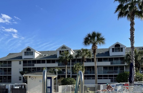 New Port Richey Condo | Little Piece of Heaven with private community beach! Quiet and relaxing~