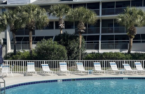 New Port Richey Condo | Little Piece of Heaven with private community beach! Quiet and relaxing~