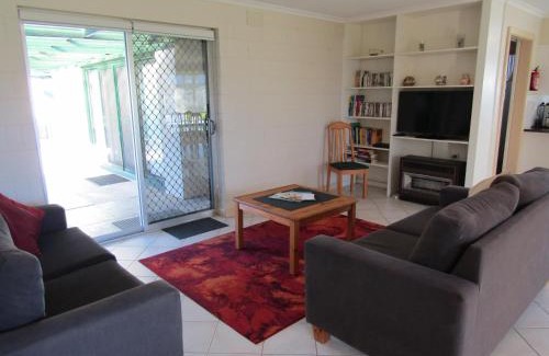 Melville House | Little Ray of Sunshines by the Sea