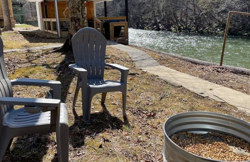 Walland Cottage | Little River Cottage, Pavilion, & Outdoor Paradise