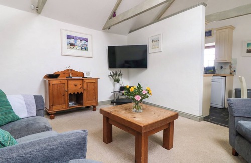 Saint Erth Praze Cottage | LITTLE RIVIERE, pet friendly, character holiday cottage in Hayle