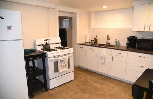 Lower Avenues Apartment | LITTLE SALT FRAN AND THE BAT CAVEn - NEW TO VRBO - 5 STAR FAVORITE OTHER SITE
